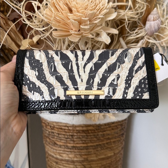 NWTšBrahmin Ady Wallet Everlasting
Encore Melbourne Leather - Picture 6 of 6